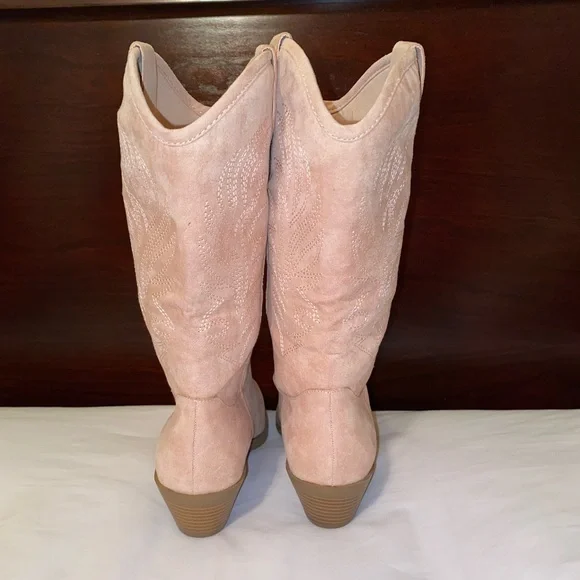Size 7 Pink Cowgirl Boots - Picture 4 of 11